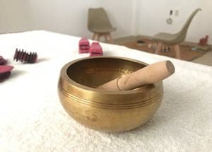 Cama para terapia de biomagnetismo
